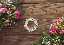 Чіпборд від WOODchic - Вінок різдвяний з зірками, 8x7.7 см