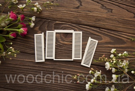 Чіпборд Вікно зі ставнями + віконниці 2 від WOODchic, 7x8см
