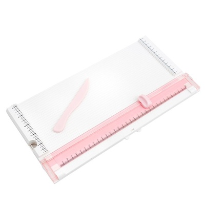 Різак і дошка для згину Metric Trim and Score Board, WeR Memory Keepers